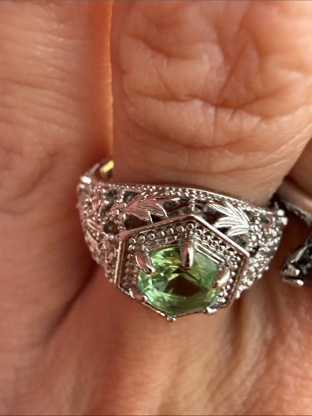 PERIDOT VINTAGE STYLE ART DECO FILIGREE RING Sz7